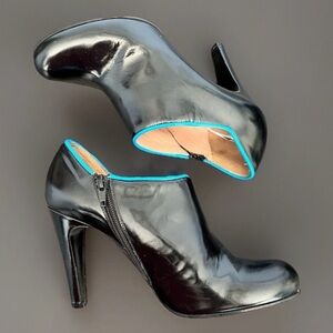 Marc Jacobs Black Patent Leather Heel Booties with Turquoise Trim